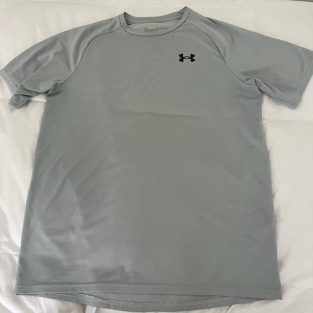 Under Armour Youth XL Short Sleeve T-Shirt in Grey